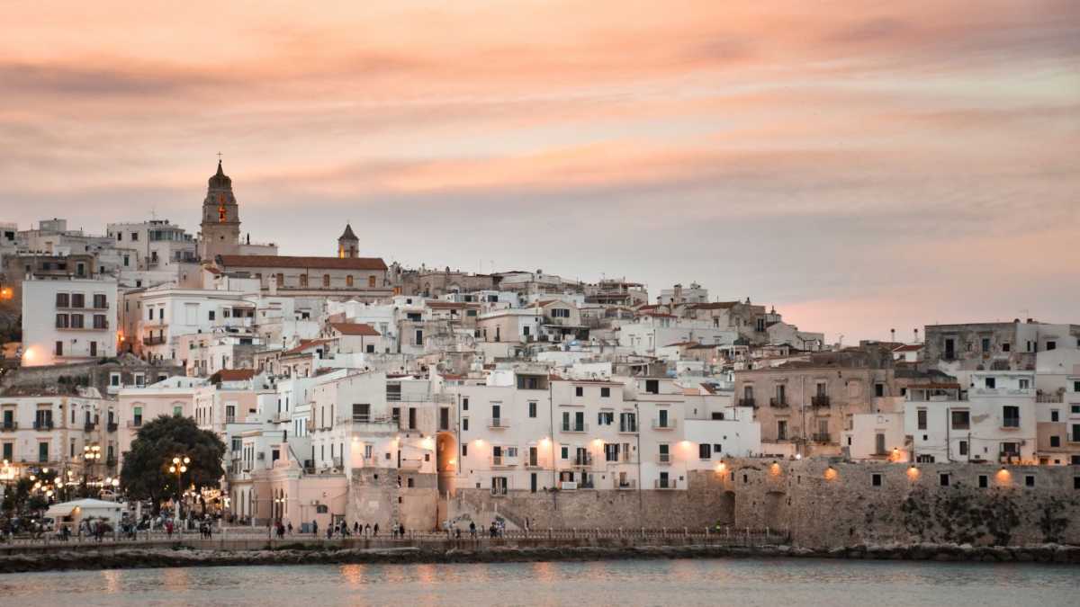 Vieste e il Rione Ripa: itinerario storico-ebraico tra vicoli e piazze